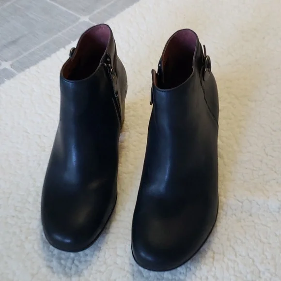 Dansko Women's Perry Waterproof Burnished Booties, Color Black, Size 40 - Picture 8 of 16